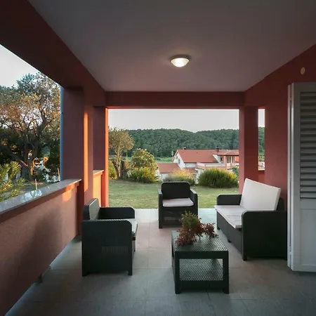Casa Leda Kampor Apartment *