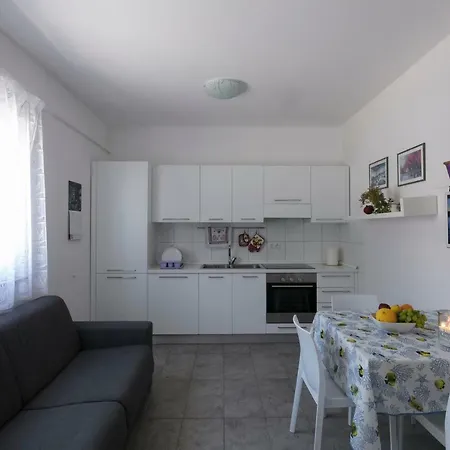 Apartment Casa Leda Kampor Rab Town